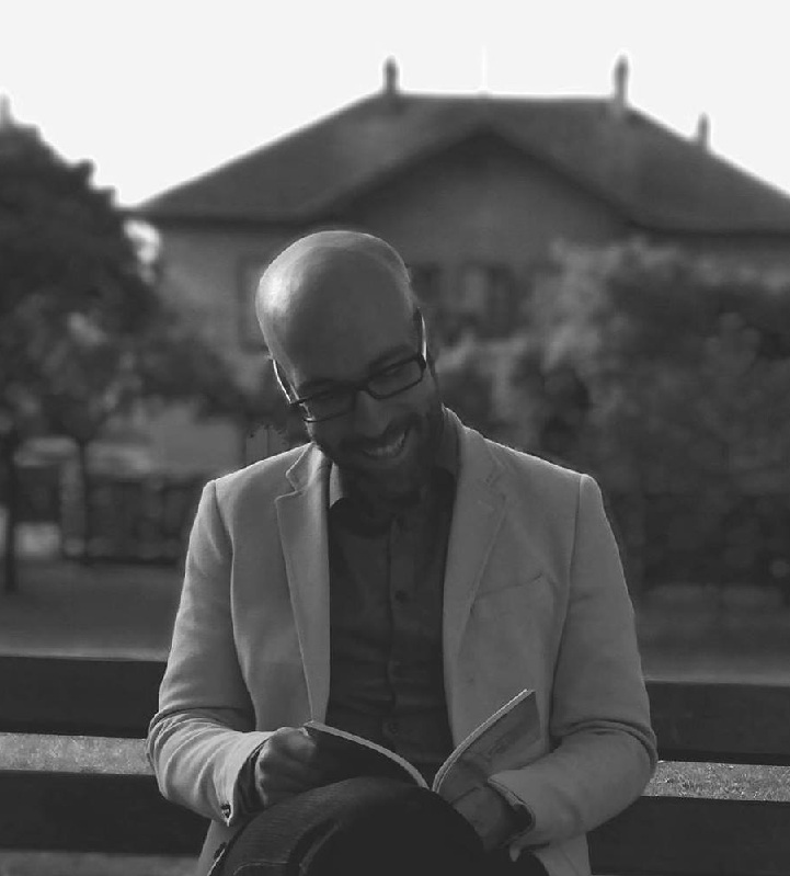 Portrait de Mathieu Maruzzi en noir et blanc